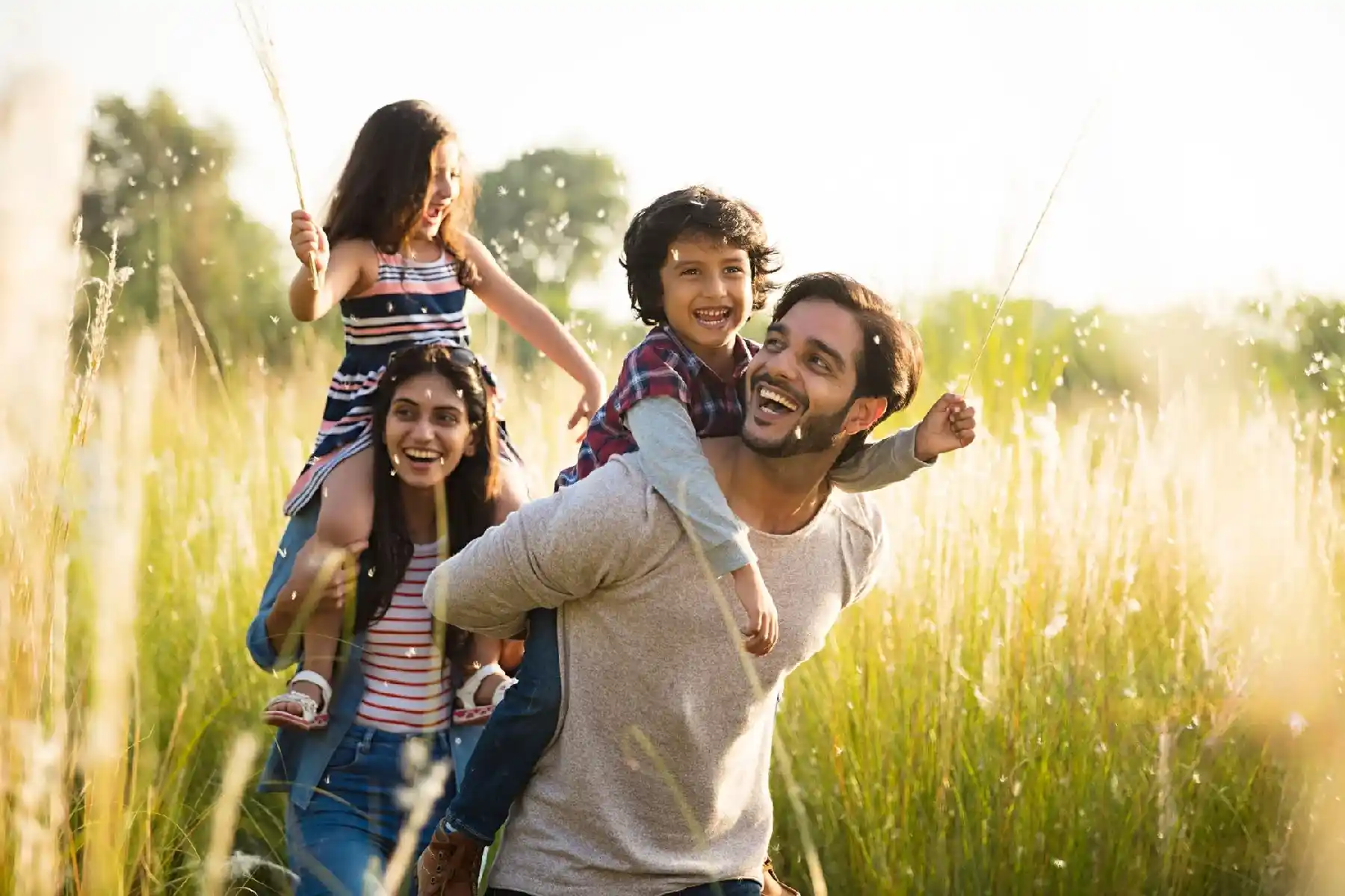 family travelling with kids