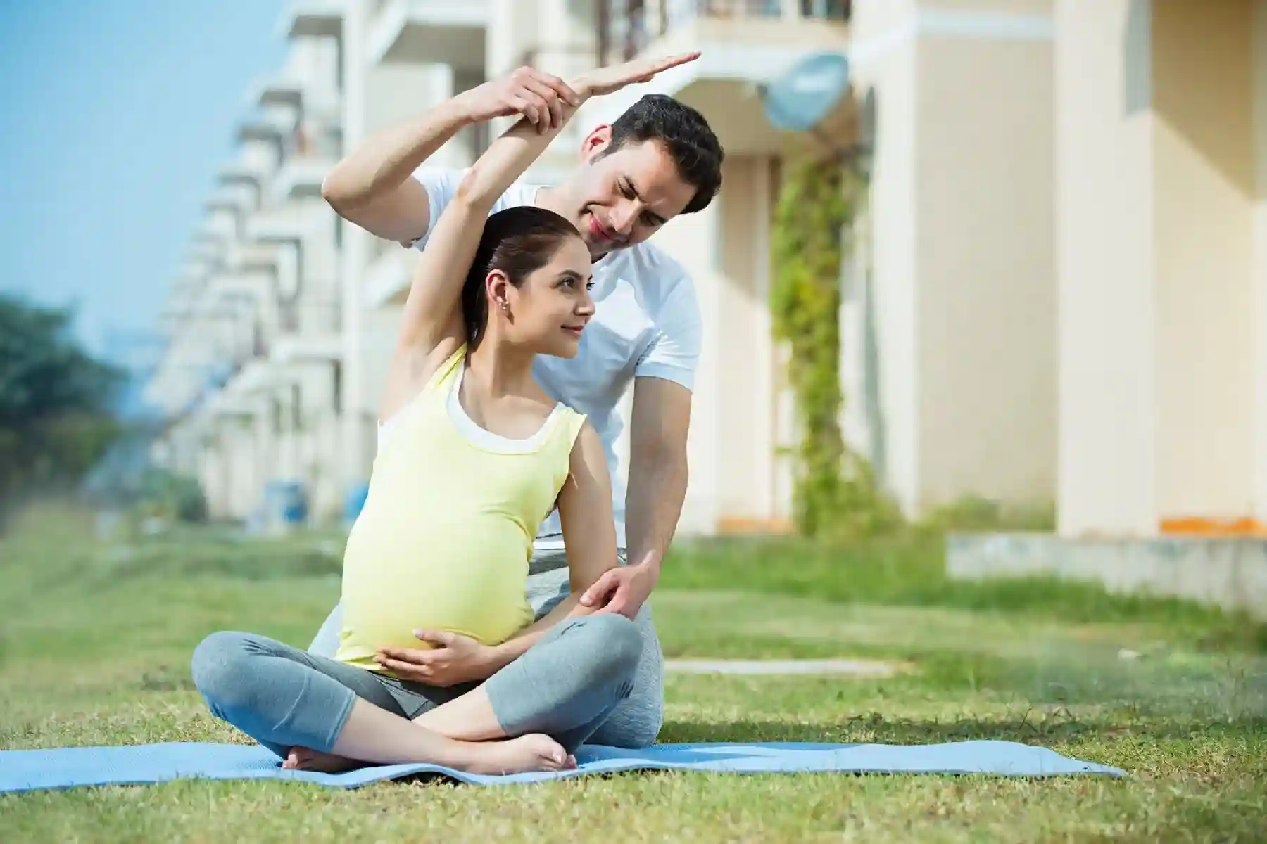 image of pregnant doing workout